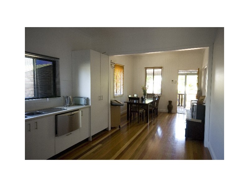 36 Queen Street, Scarborough QLD 4020