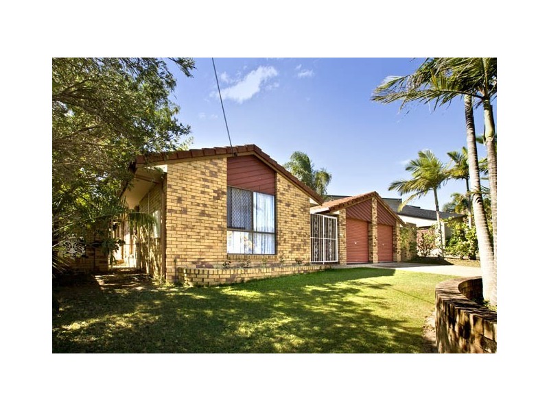 26 Shea Street, Scarborough QLD 4020