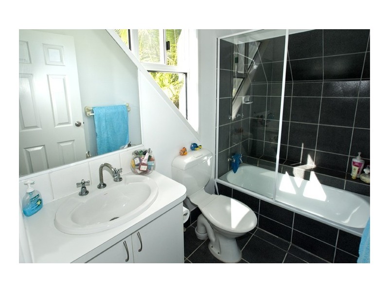 3 Benson Street, Scarborough QLD 4020