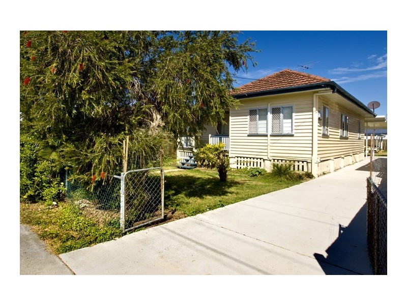 21 Rock Street, Scarborough QLD 4020