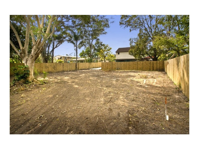 39 Central Avenue, Scarborough QLD 4020