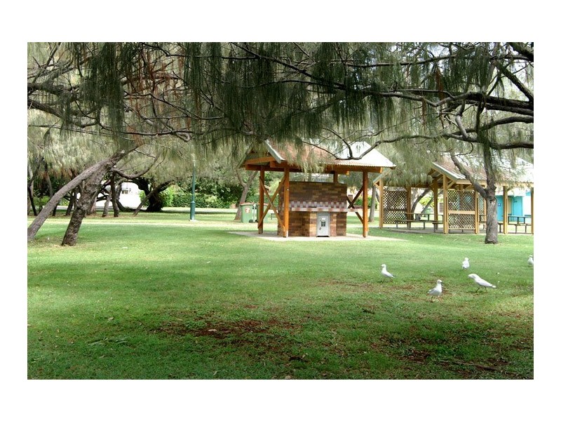 39 Central Avenue, Scarborough QLD 4020