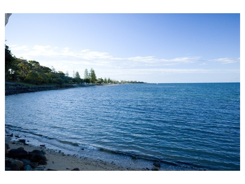 18 Whytecliffe Parade, Woody Point QLD 4019