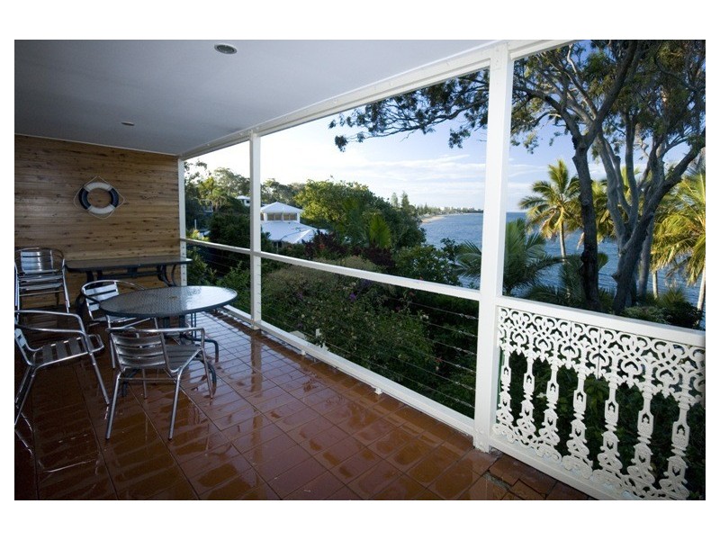 18 Whytecliffe Parade, Woody Point QLD 4019