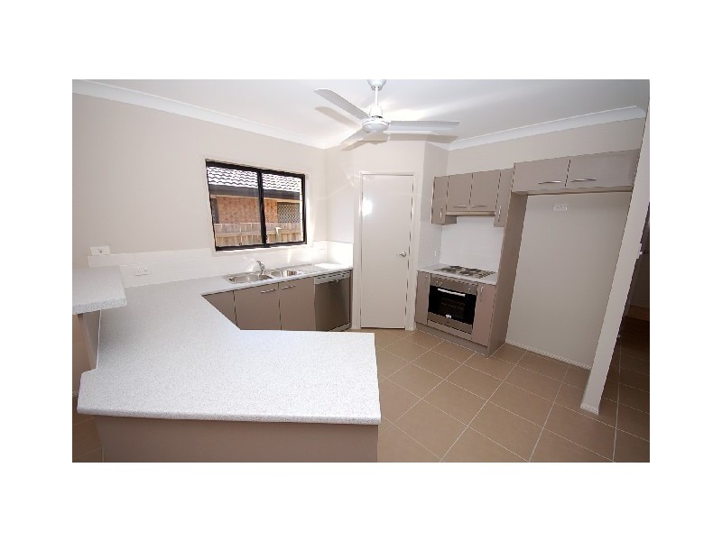 9 Dysart Street, Rothwell QLD 4022