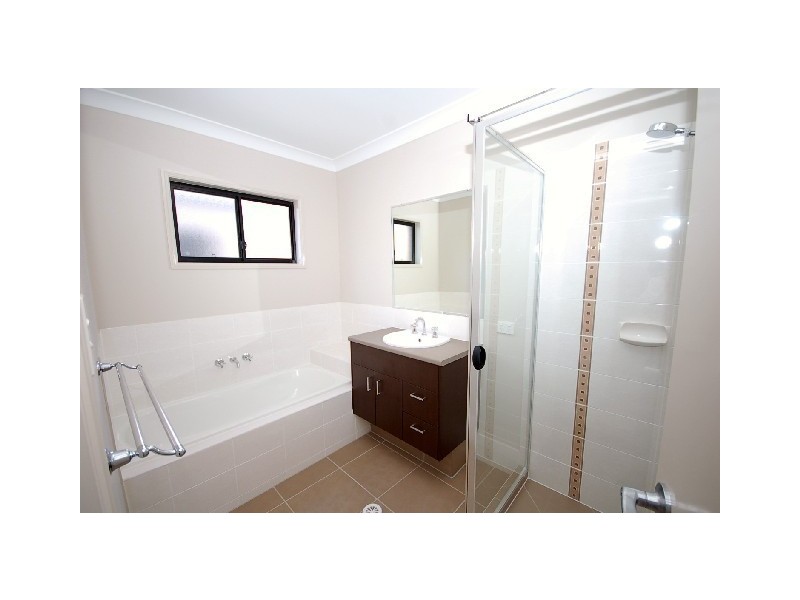 9 Dysart Street, Rothwell QLD 4022
