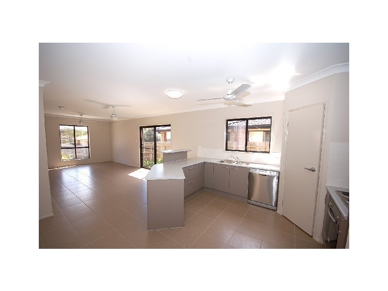 9 Dysart Street, Rothwell QLD 4022