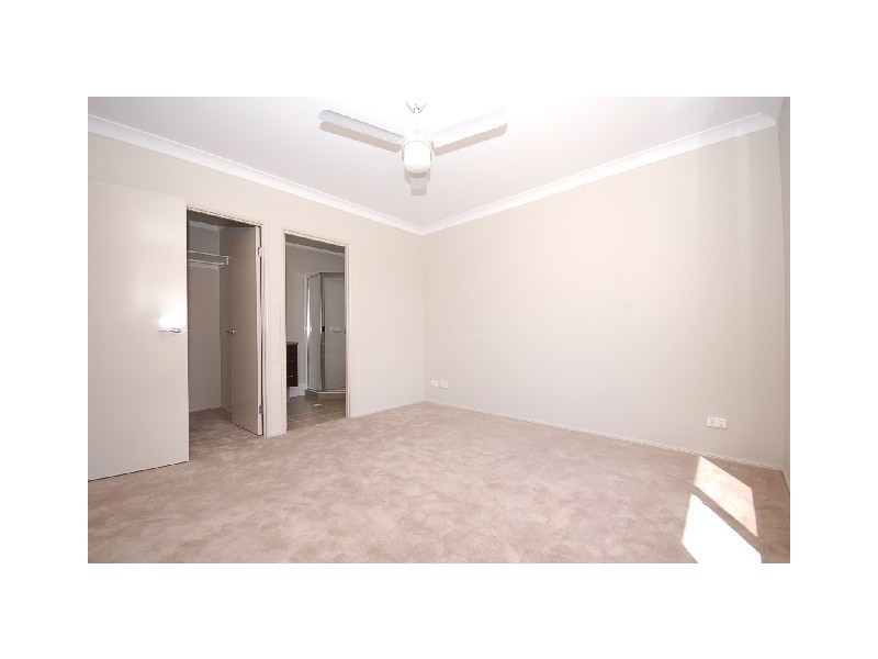 9 Dysart Street, Rothwell QLD 4022