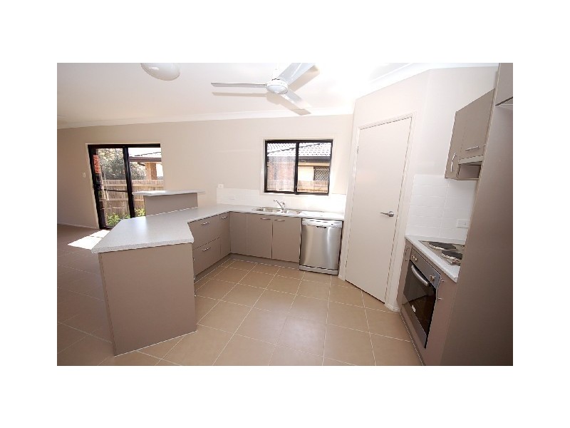 9 Dysart Street, Rothwell QLD 4022