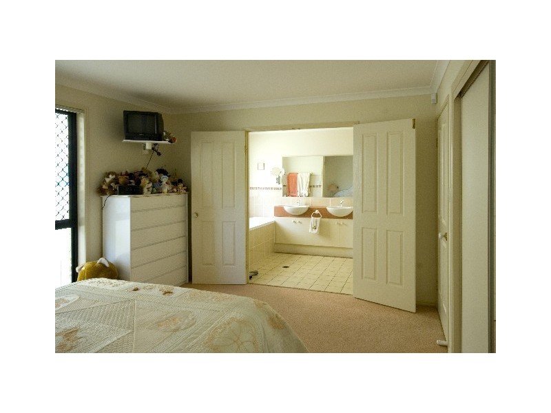 10A Queen Street, Scarborough QLD 4020