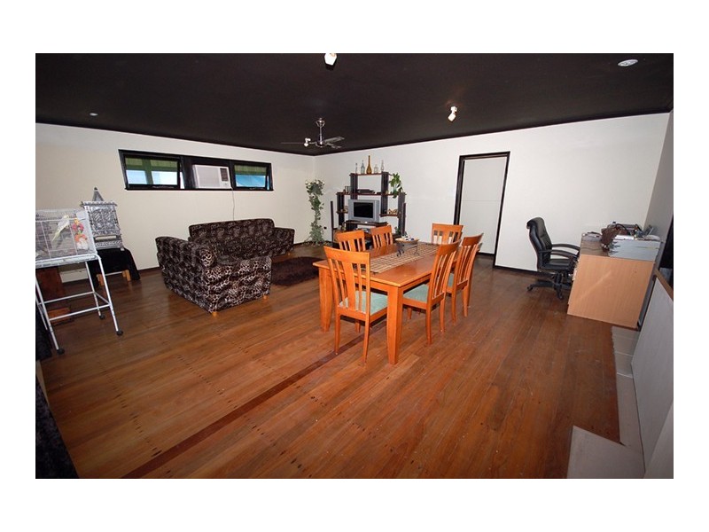 33 Twenty-Third Avenue, Brighton QLD 4017