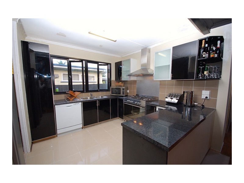 33 Twenty-Third Avenue, Brighton QLD 4017