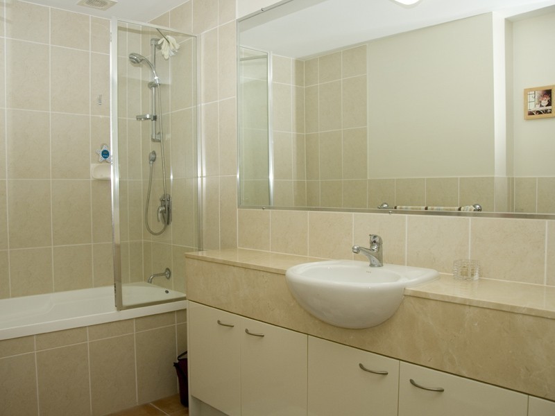 8/55 Landsborough Avenue, Scarborough QLD 4020