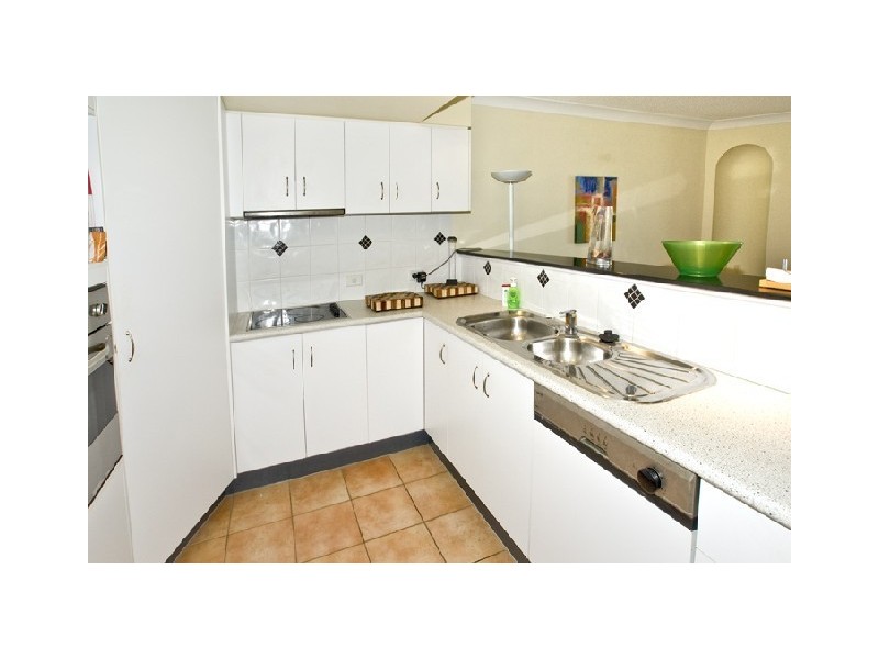 8/94 Prince Edward Parade, Scarborough QLD 4020