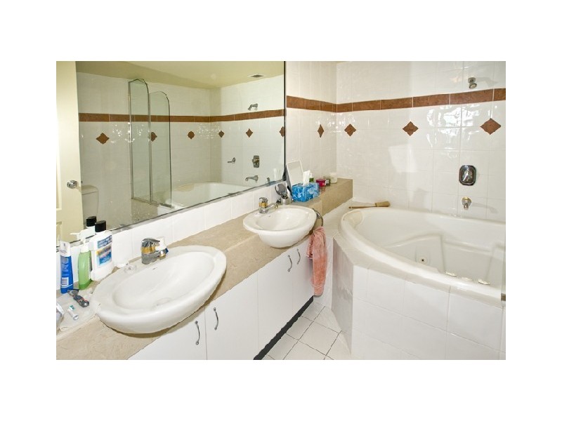 8/94 Prince Edward Parade, Scarborough QLD 4020