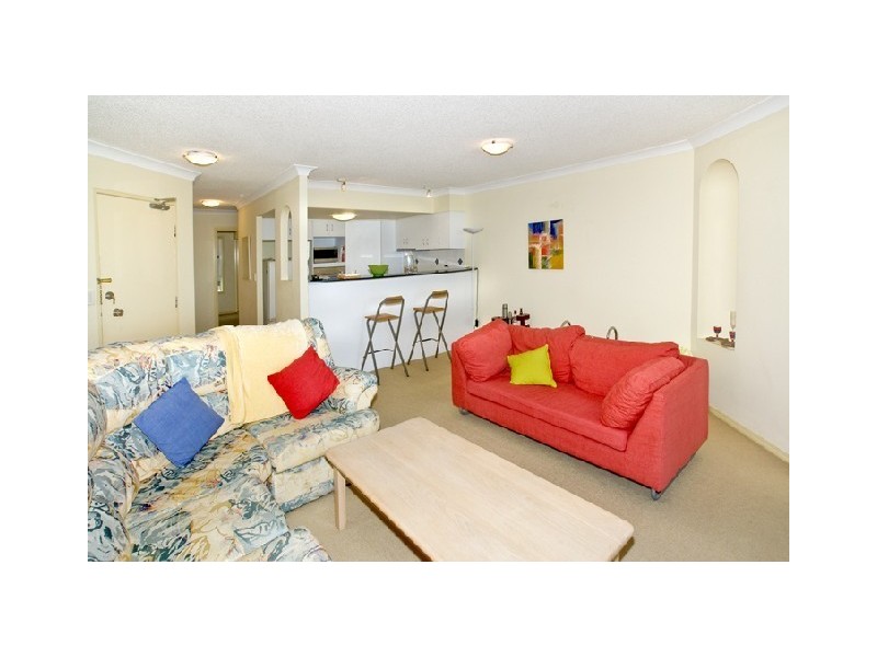 8/94 Prince Edward Parade, Scarborough QLD 4020