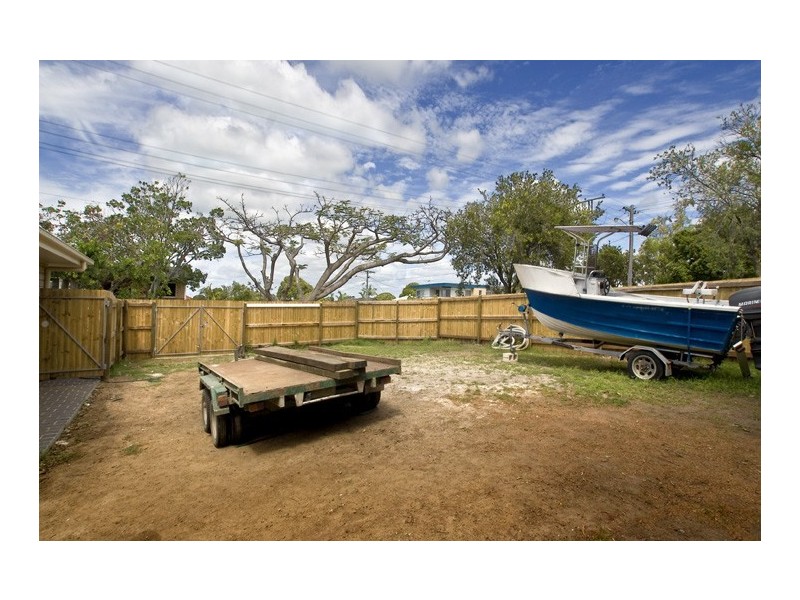 16 Cathie Street, Clontarf QLD 4019