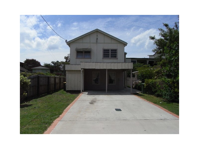 6 Caroline Street, Woody Point QLD 4019