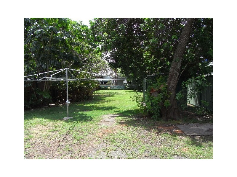 6 Caroline Street, Woody Point QLD 4019