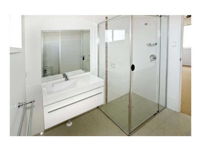 1/17 Lady Bowen Parade, Rothwell QLD 4022