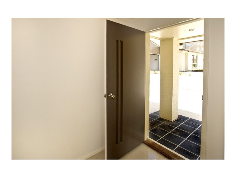 1/17 Lady Bowen Parade, Rothwell QLD 4022