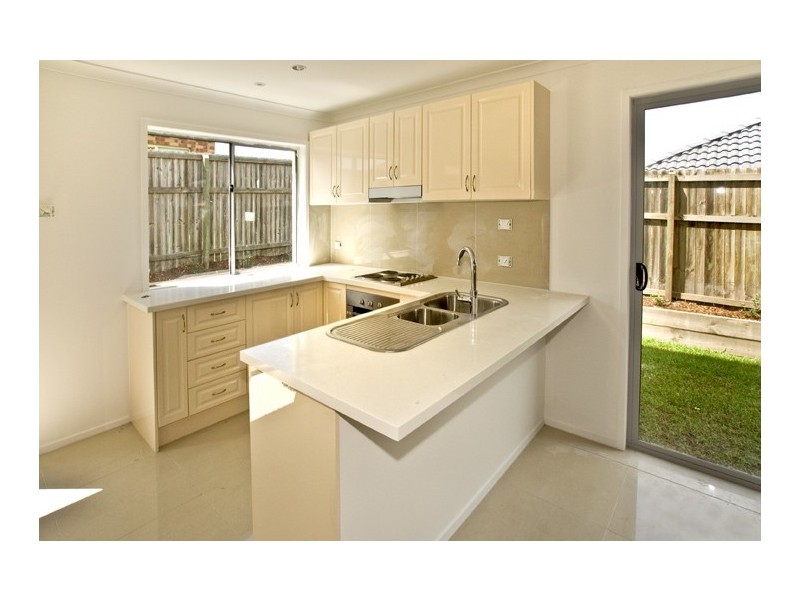 2/17 Lady Bowen Parade, Rothwell QLD 4022