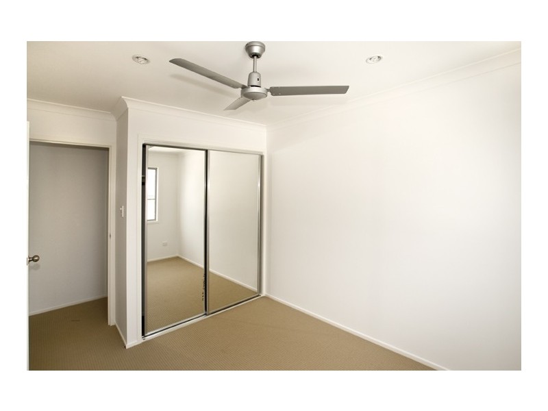 2/17 Lady Bowen Parade, Rothwell QLD 4022