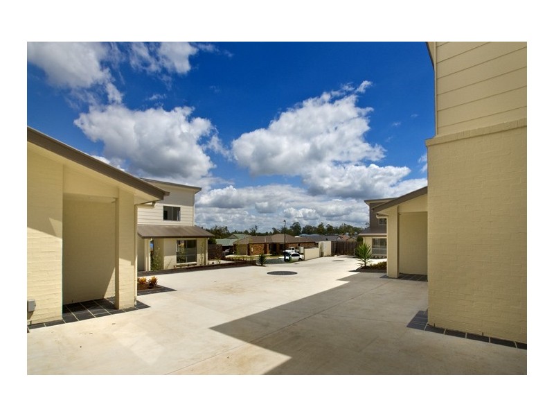 8/17 Lady Bowen Parade, Rothwell QLD 4022