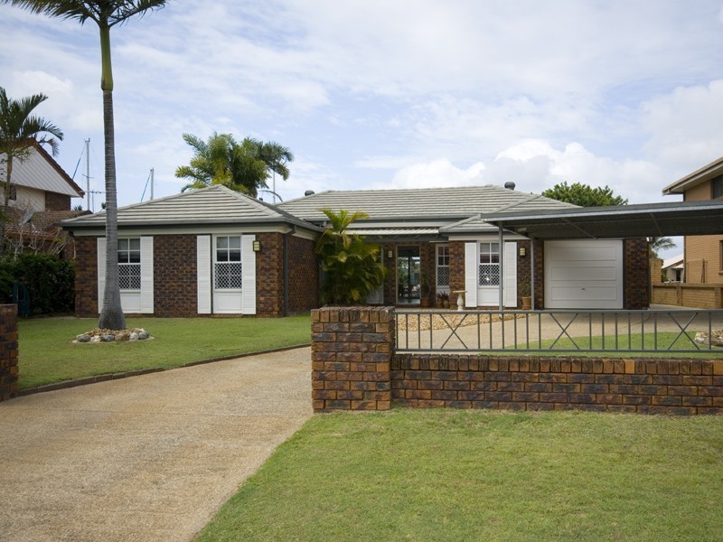16 Southern Cross Drive, Scarborough QLD 4020