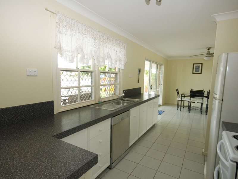 16 Southern Cross Drive, Scarborough QLD 4020
