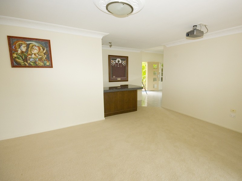 16 Southern Cross Drive, Scarborough QLD 4020