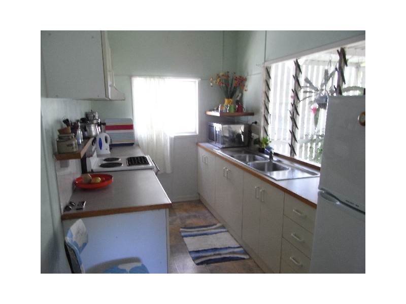 537 Oxley Avenue, Redcliffe QLD 4020