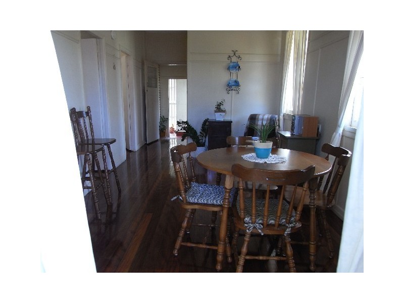 537 Oxley Avenue, Redcliffe QLD 4020