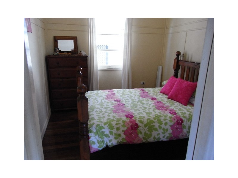 537 Oxley Avenue, Redcliffe QLD 4020