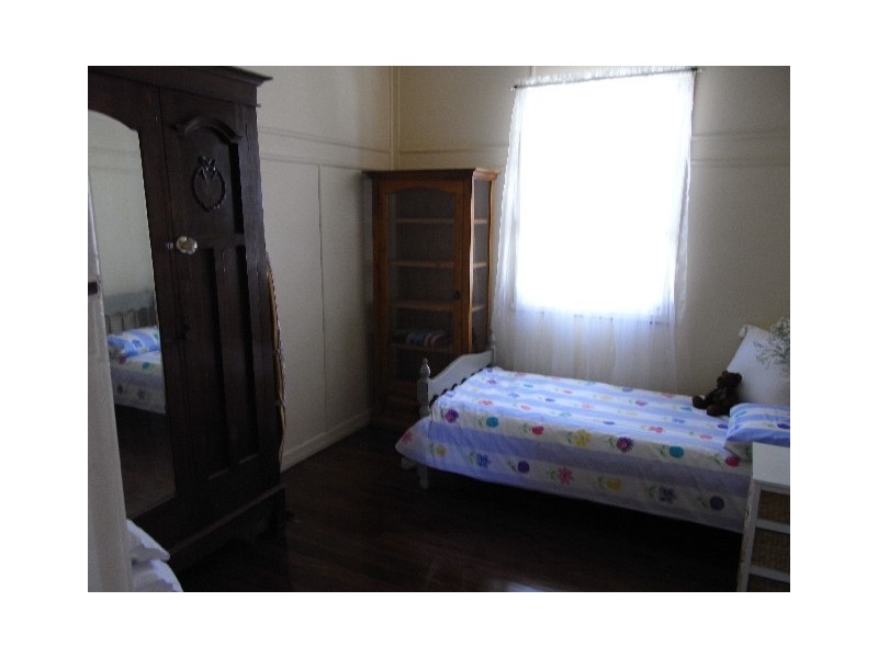 537 Oxley Avenue, Redcliffe QLD 4020