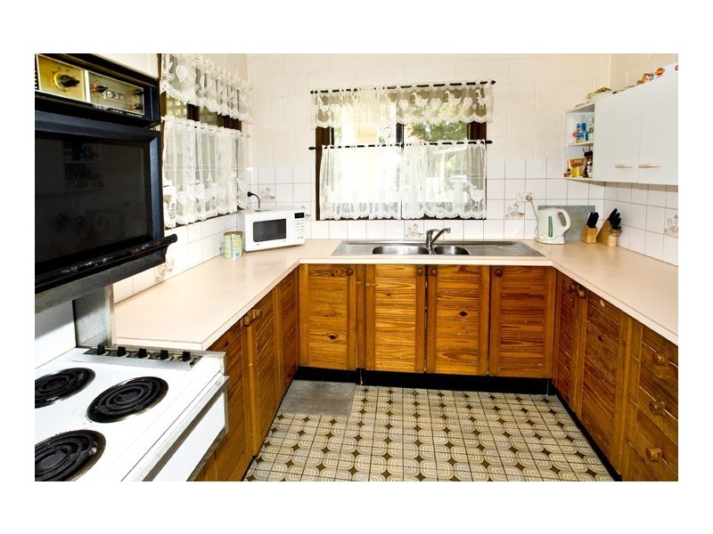 332 Scarborough Road, Scarborough QLD 4020