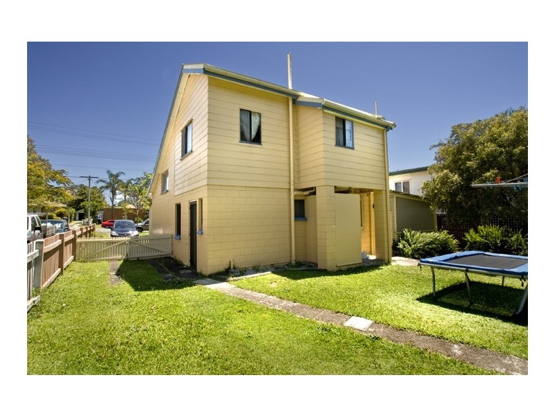 332 Scarborough Road, Scarborough QLD 4020