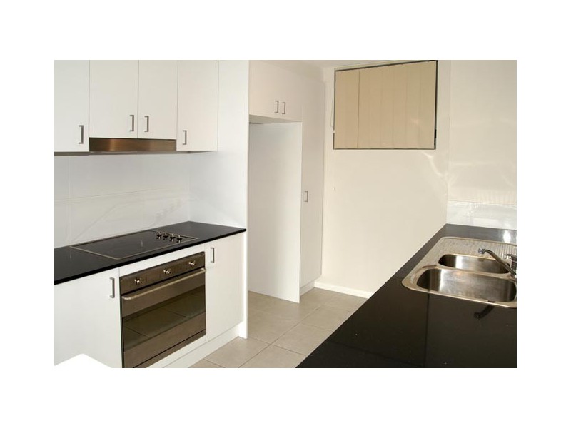 27/1 McNaughton Street, Redcliffe QLD 4020