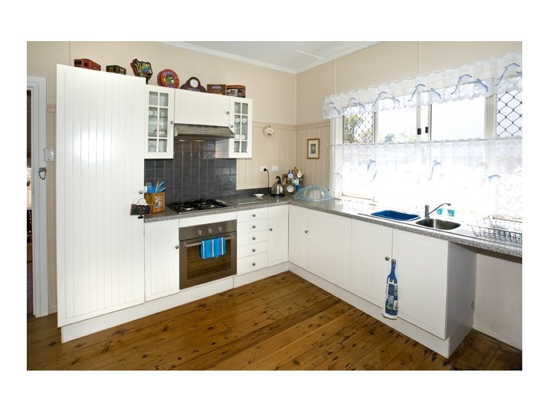 16 Bramble Street, Woody Point QLD 4019