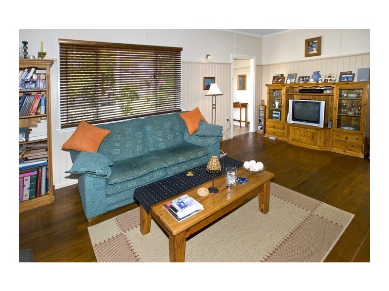 16 Bramble Street, Woody Point QLD 4019