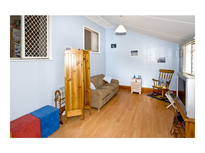 16 Bramble Street, Woody Point QLD 4019