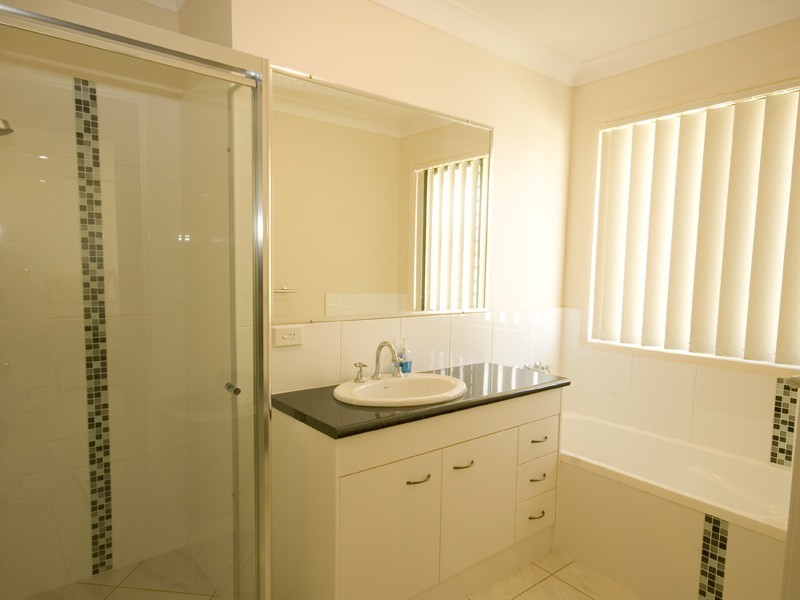 6 Lee Court, Rothwell QLD 4022