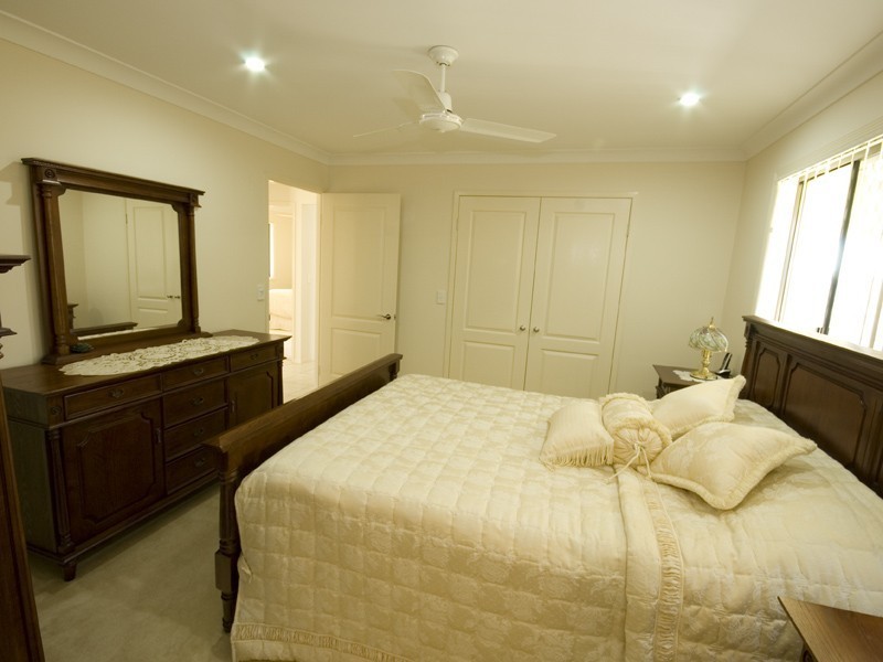 6 Lee Court, Rothwell QLD 4022