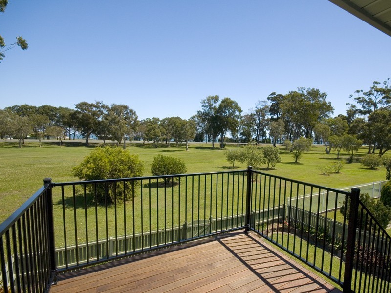 6 View Street, Woody Point QLD 4019