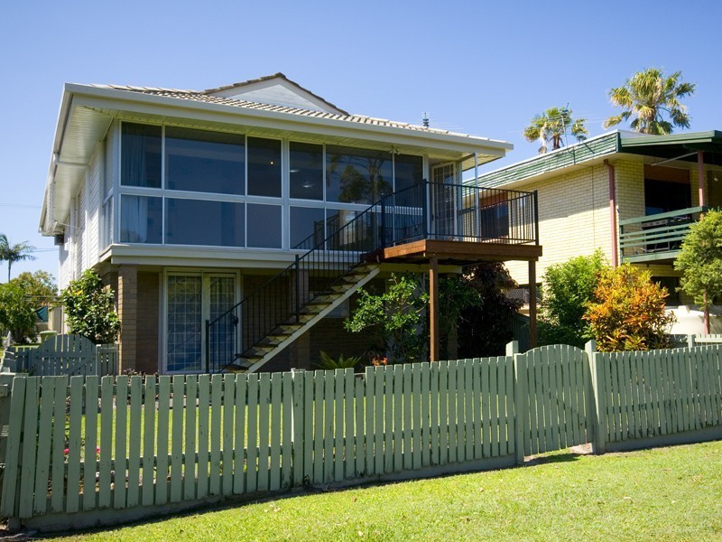 6 View Street, Woody Point QLD 4019