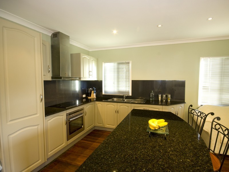 6 Davis Street, Redcliffe QLD 4020