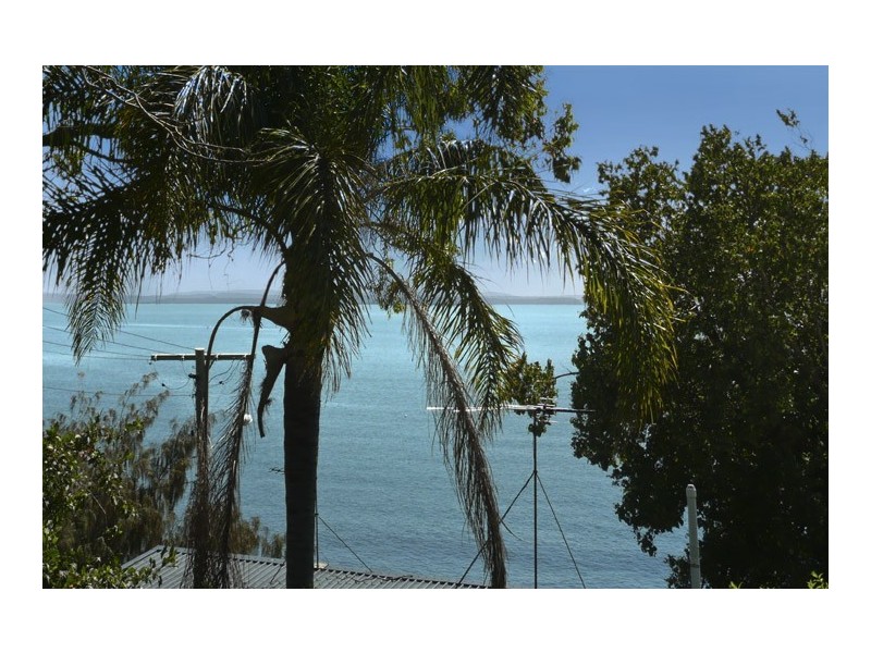 34 Whytecliffe Parade, Woody Point QLD 4019