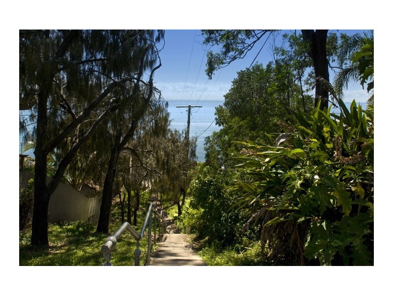 34 Whytecliffe Parade, Woody Point QLD 4019