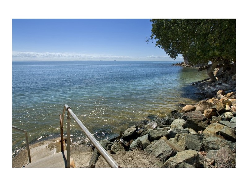 34 Whytecliffe Parade, Woody Point QLD 4019