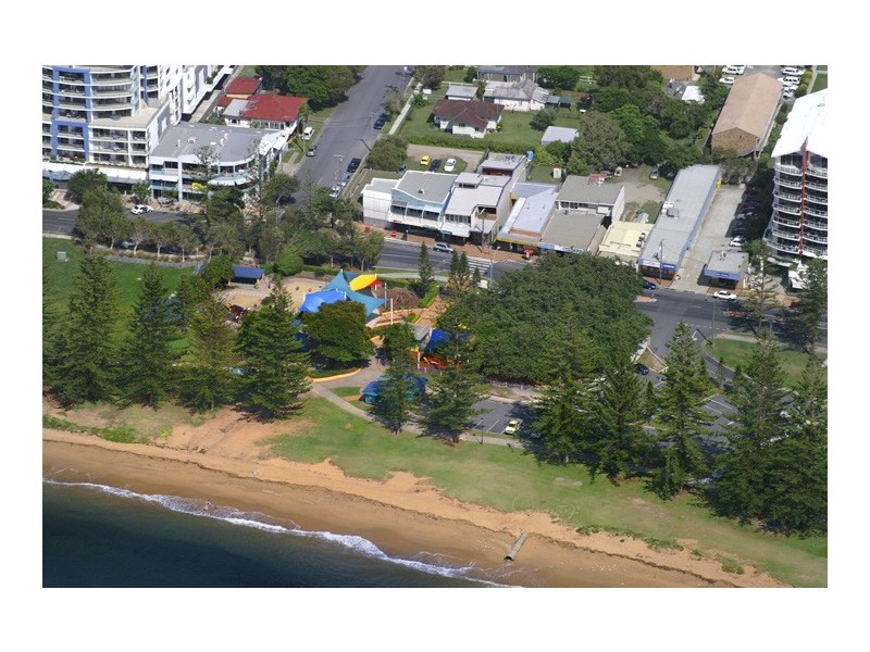 9 Rock Street, Scarborough QLD 4020